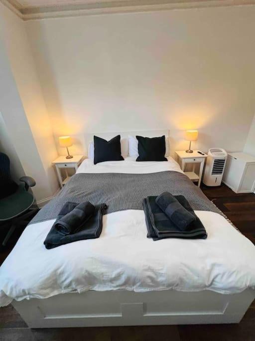 Lovely 2 Bedroom Ground Floor Flat With Garden. London Exterior foto