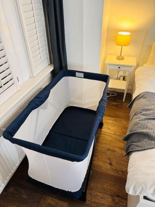 Lovely 2 Bedroom Ground Floor Flat With Garden. London Exterior foto