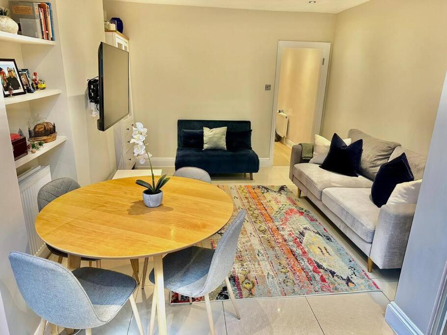 Lovely 2 Bedroom Ground Floor Flat With Garden. London Exterior foto