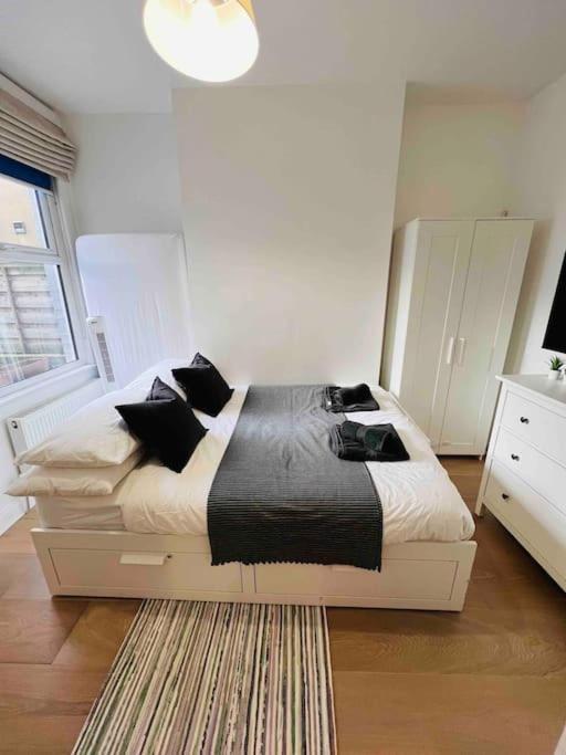 Lovely 2 Bedroom Ground Floor Flat With Garden. London Exterior foto